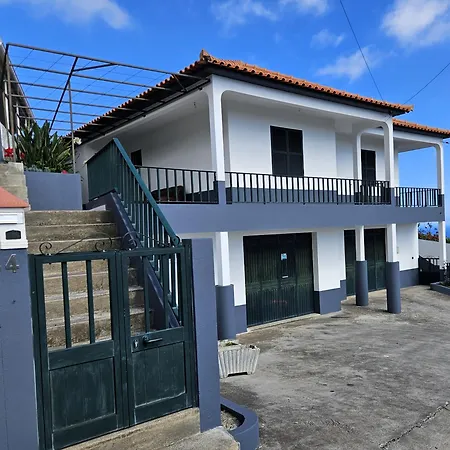 Moradia Em 2 Quartos Chalet